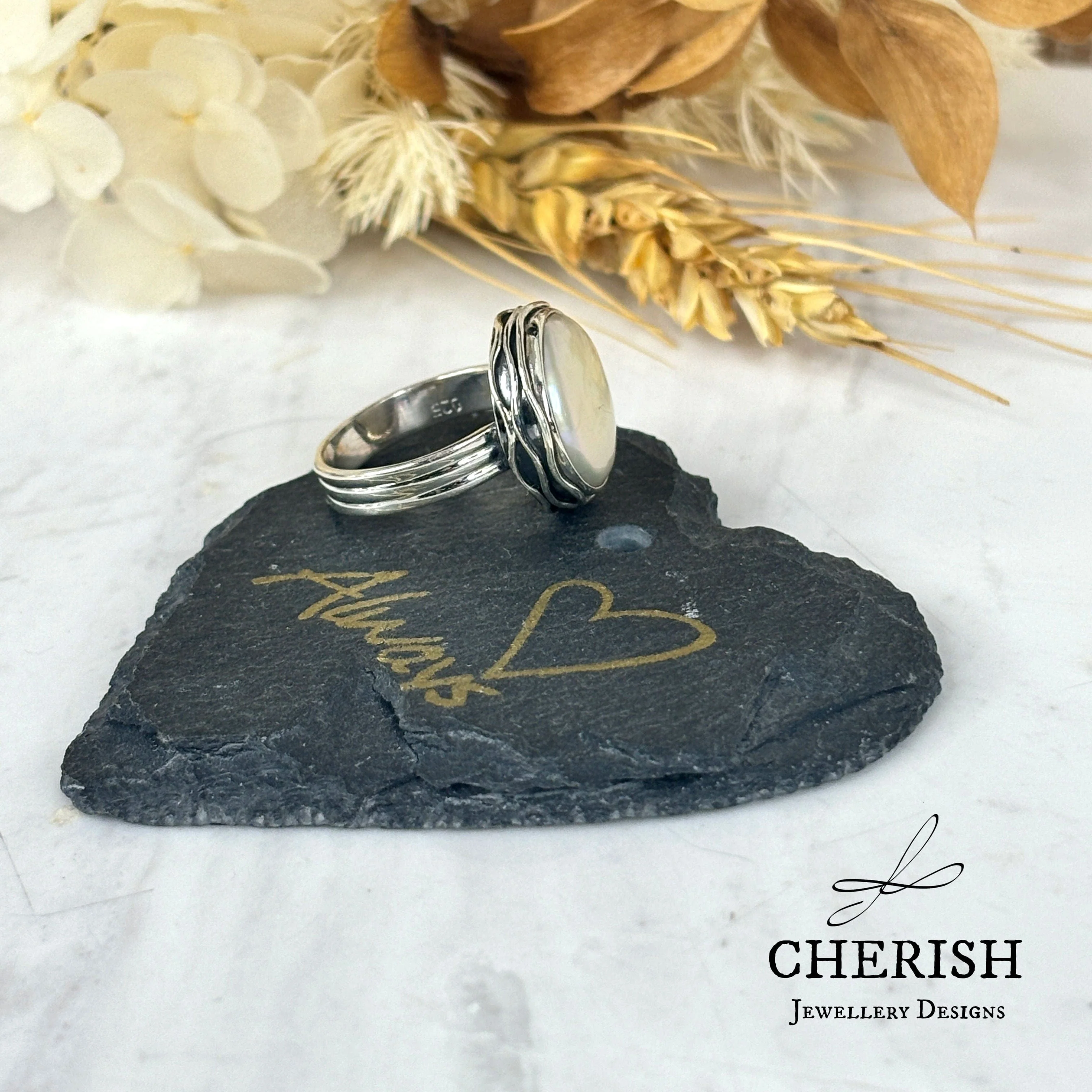 Baroque Pearl Ring with wavy edge and triple band - Image 2