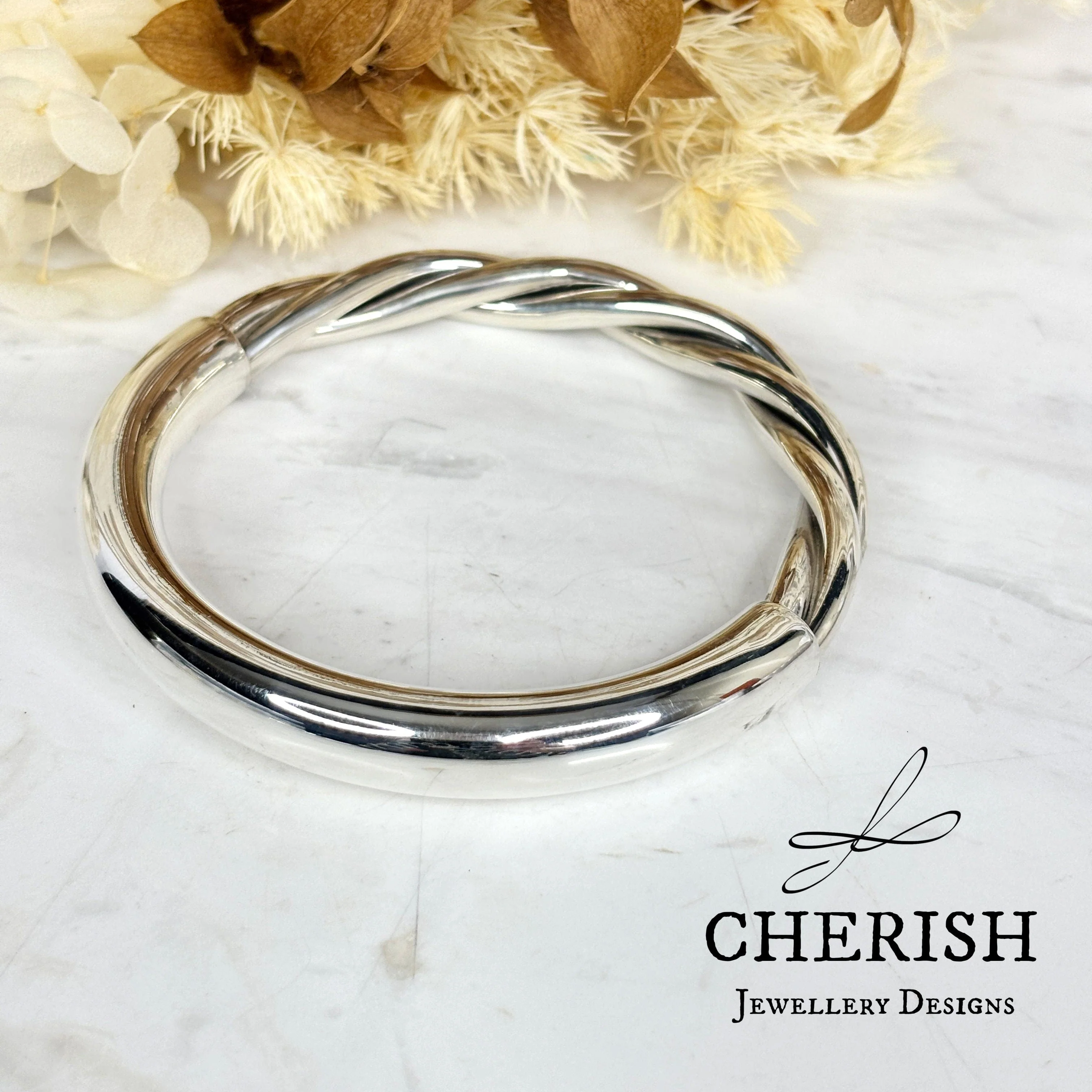 Round Bangle with half Cable twist - Image 2