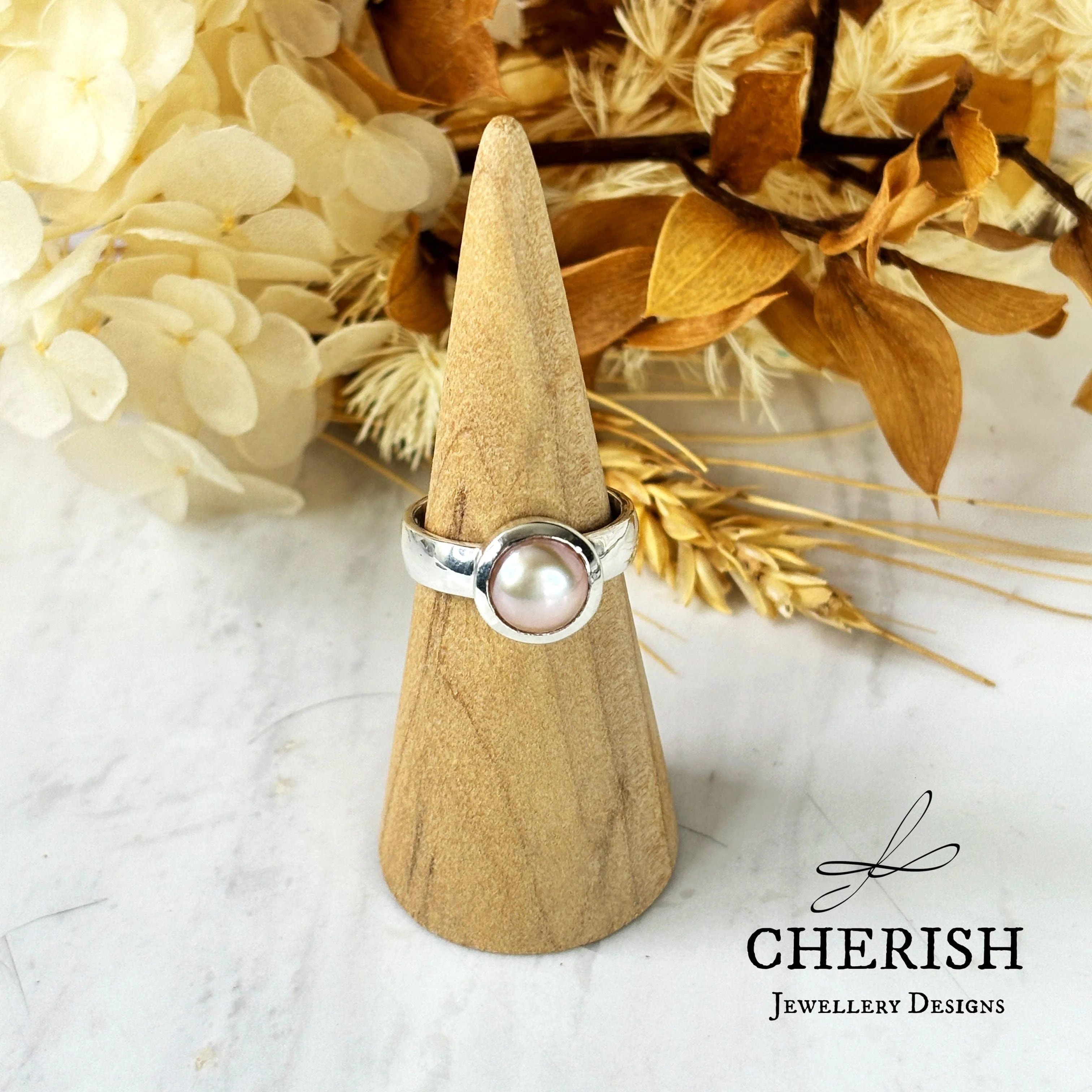 Round Pearl Ring - Soft Pink - Image 2