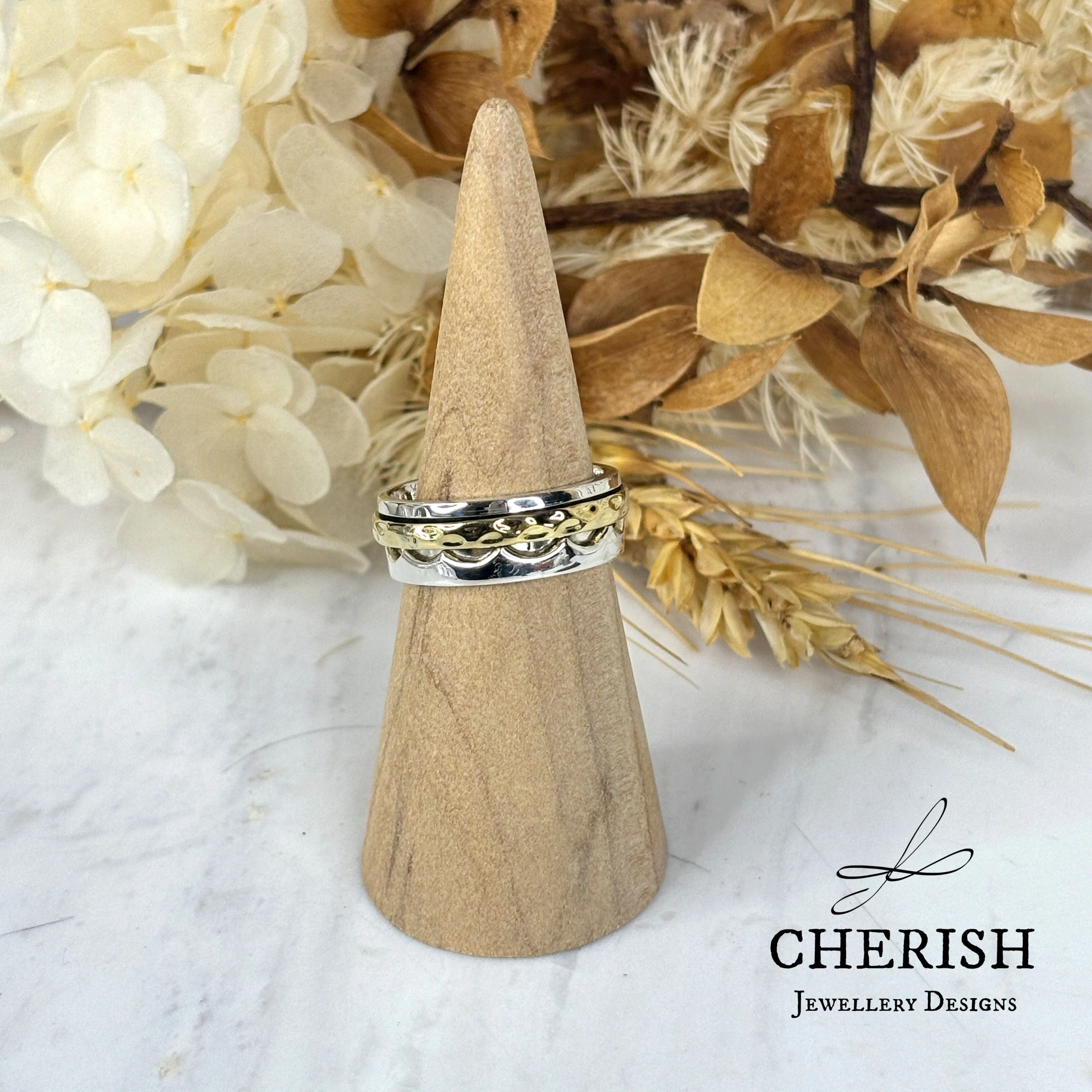 Dream Spinner ring with brass band - Image 2