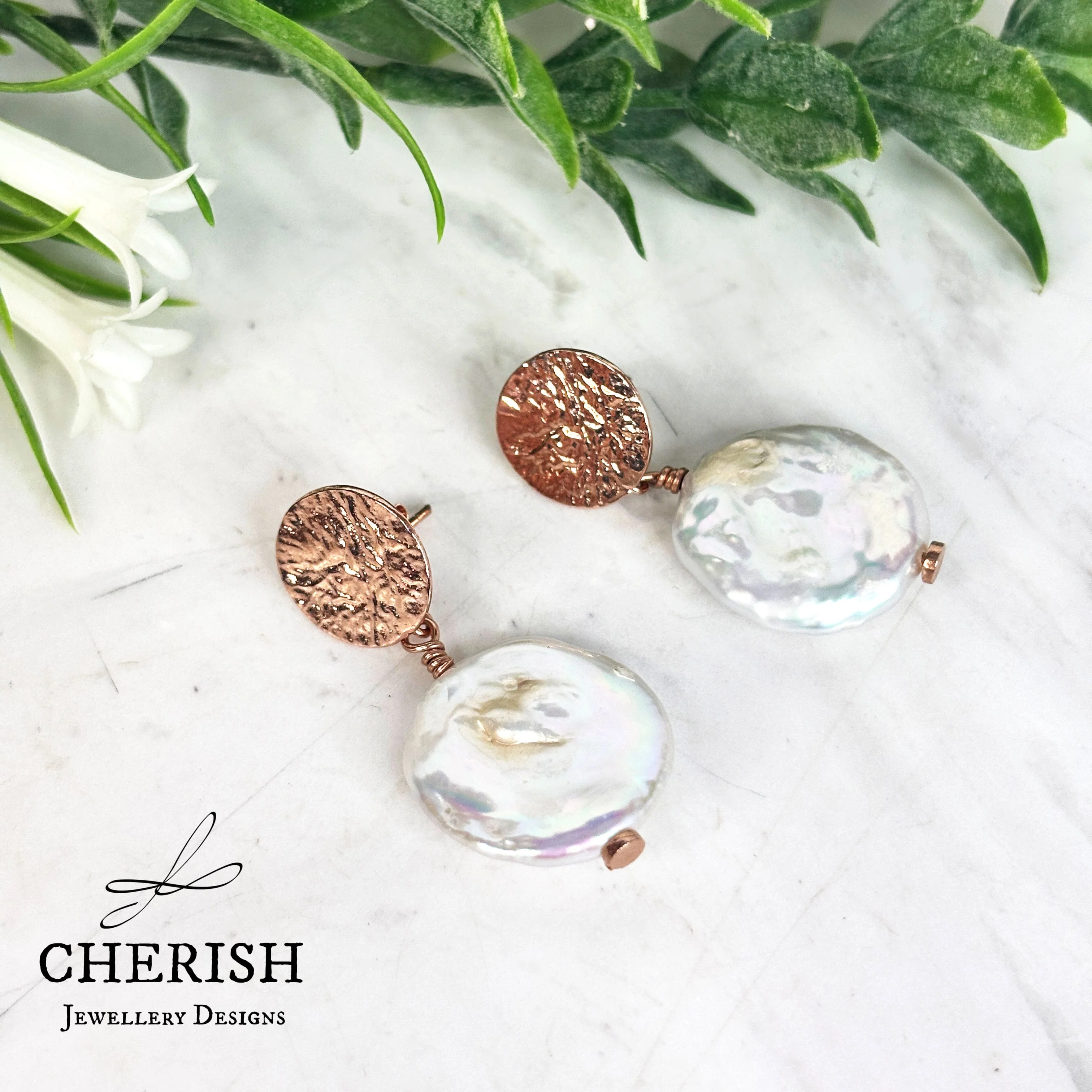 Inara coin pearl stud earrings - Image 3