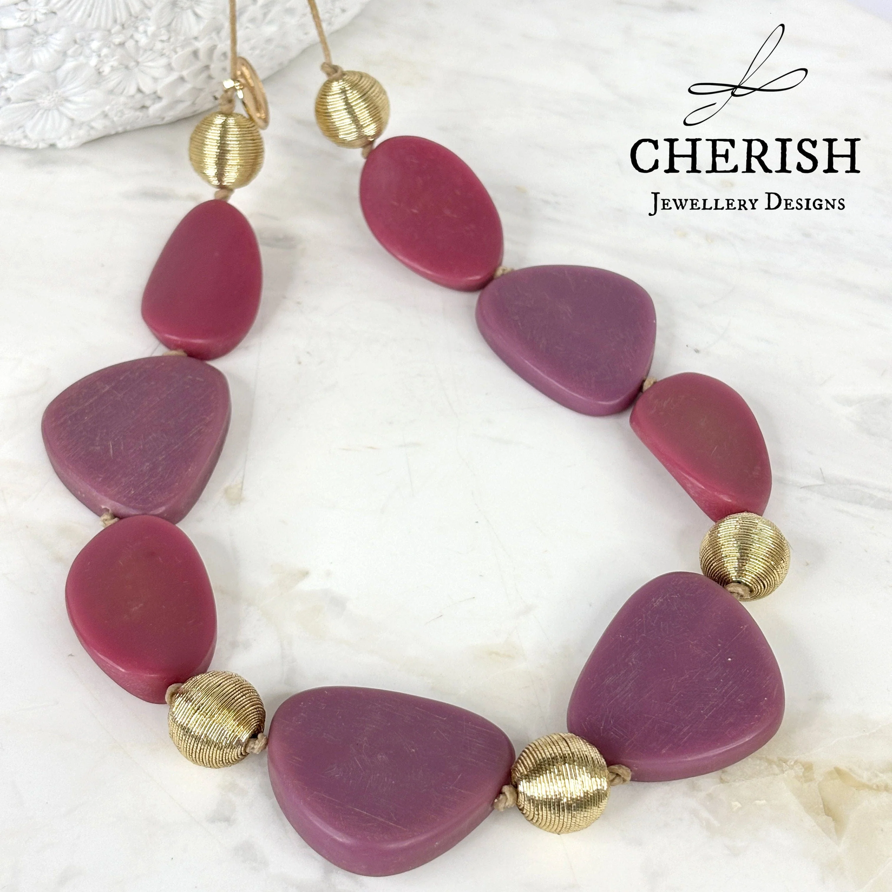 Lyra Resin Necklace - Image 5