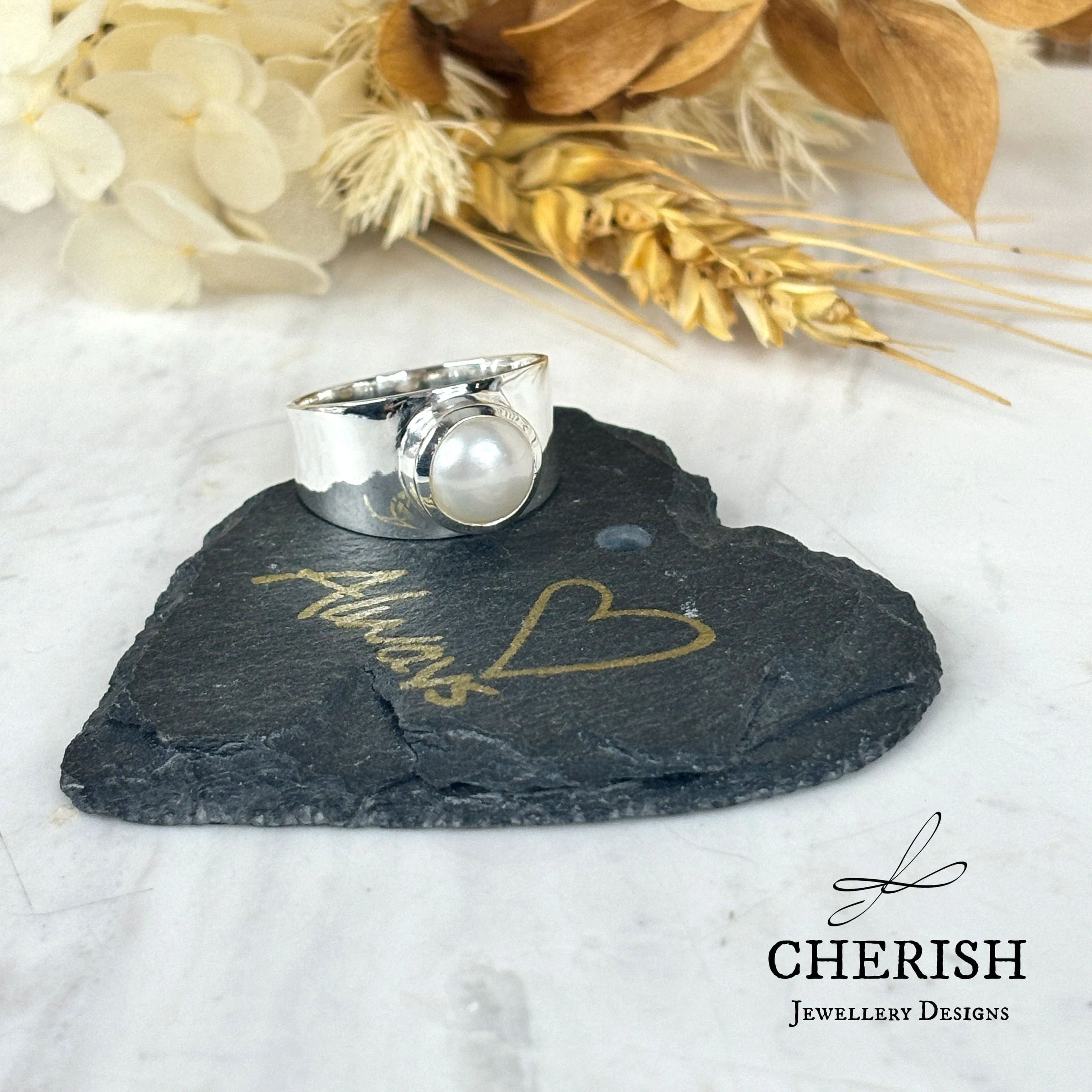 Small Pearl Ring with wide band