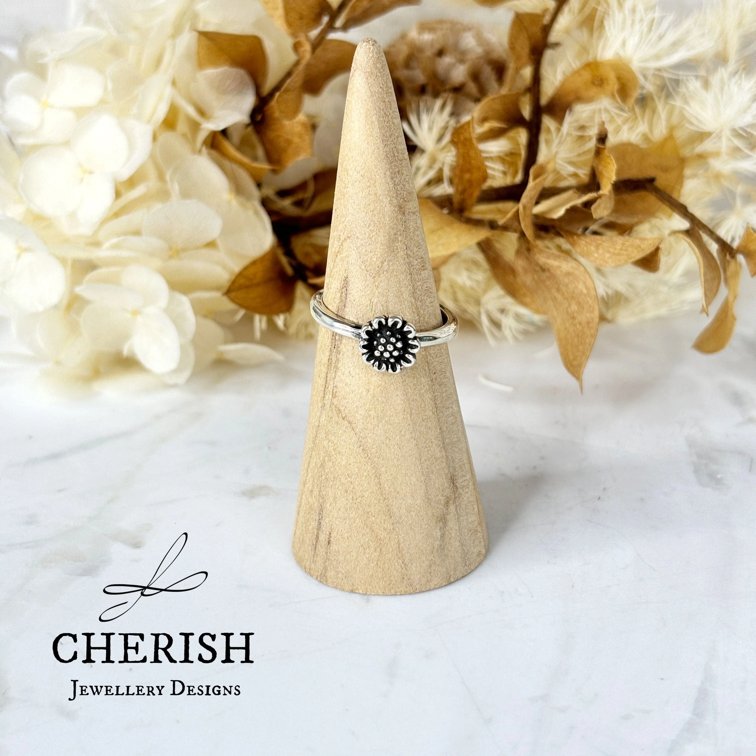 Tiny Flower Ring